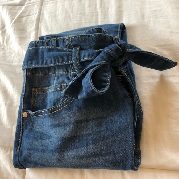 Almost Famous Belted Jeans - Picture 7 of 7